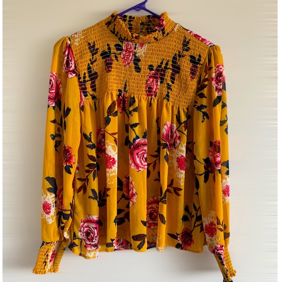 Floral Blouse size Small - Picture 1 of 6